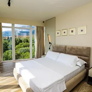  Hotel Orange