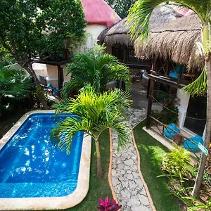 https://hotel-uolis-nah-tulum.quintano-roohotels.com